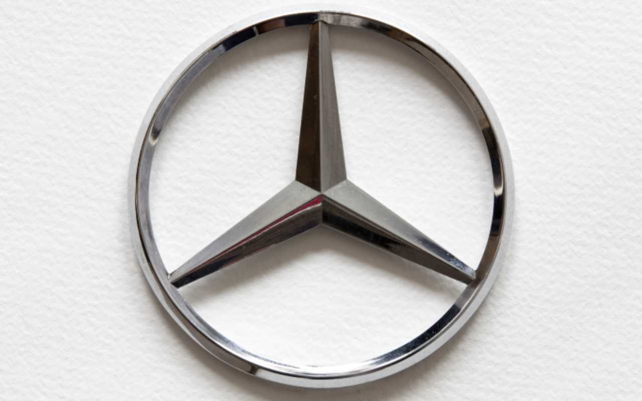 Mercedes (Adobe)