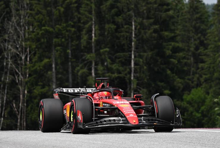 Charles Leclerc al volante della SF23