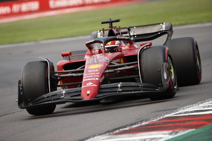 Ferrari 2022 auto distrutta