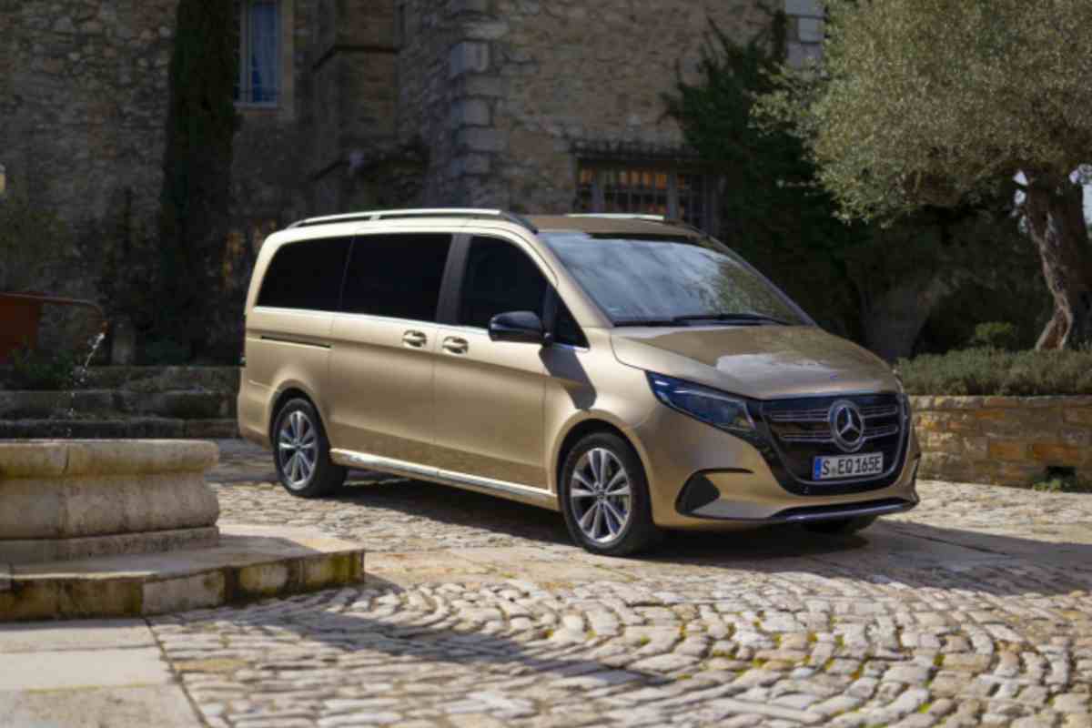 Mercedes nuovo Van prova