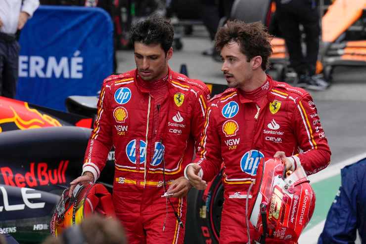 Carlos Sainz e Charles Leclerc grande tensione