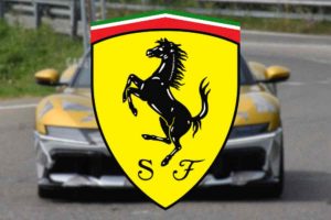 Ferrari, pizzicata sulle strade italiane la nuova supercar: forme da urlo (FOTO)
