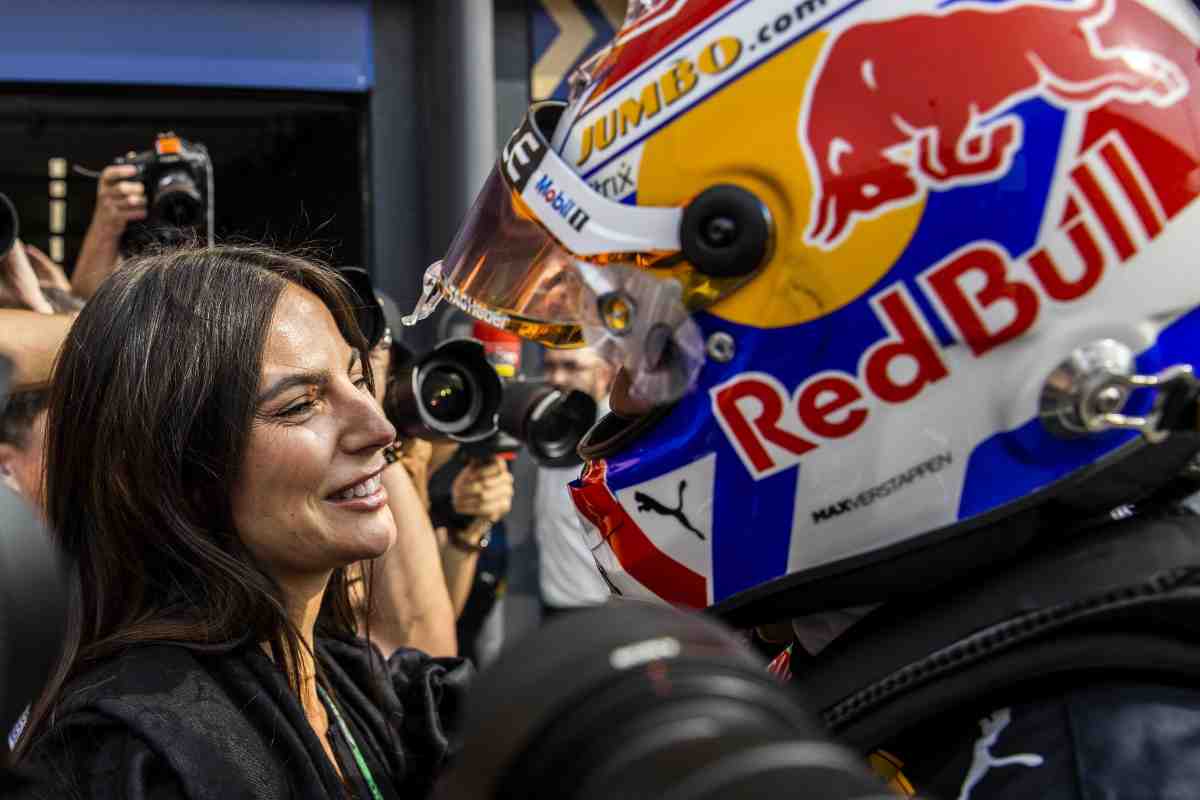 Verstappen scende in campo per la sua Kelly Piquet