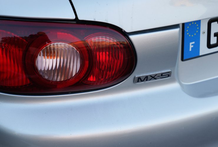 Mazda, si ferma la produzione