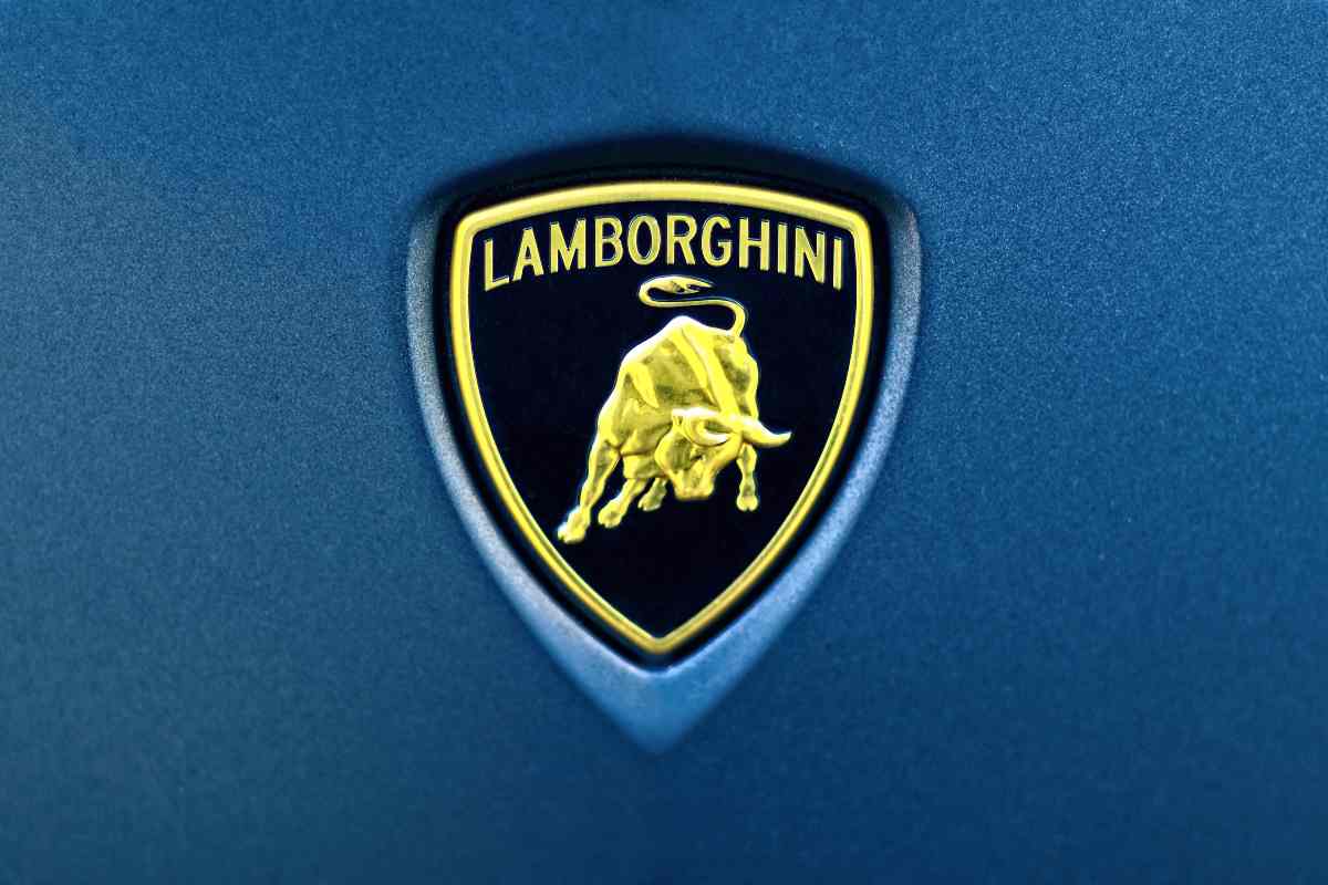 Lamborghini, c’è un nuovo modello unico in vendita: ne esistono pochissime al mondo