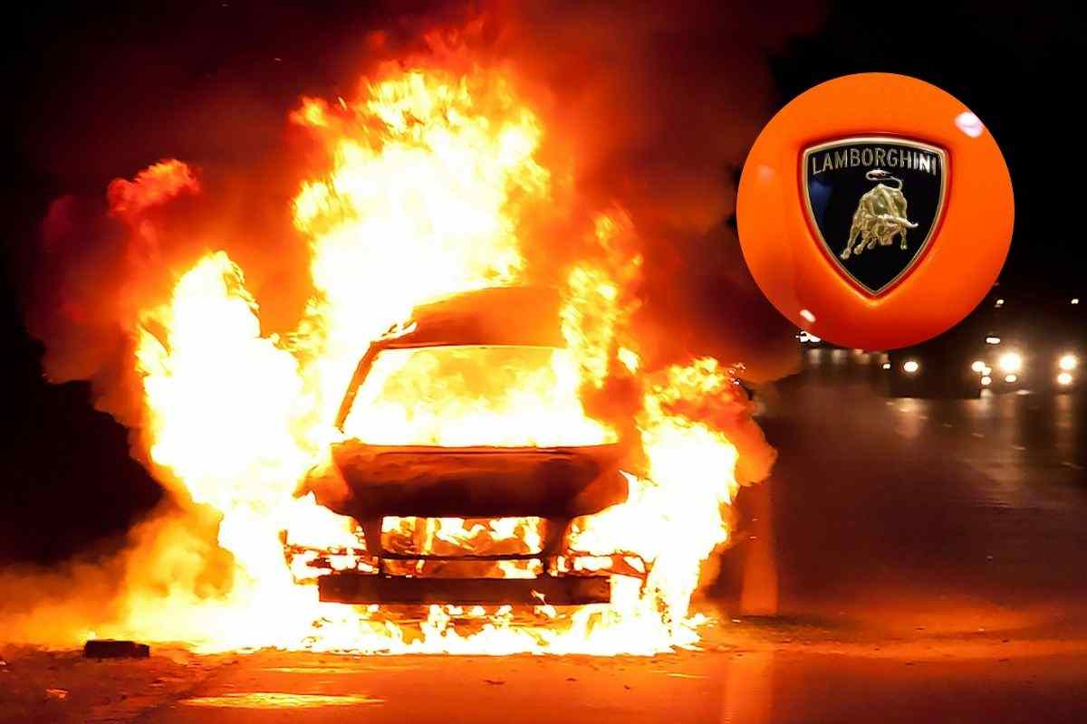 Lamborghini, immagini terribili: questo bolide prende fuoco in autostrada (VIDEO)
