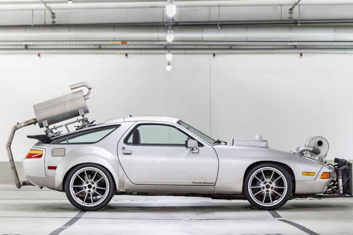 Una Porsche da Ritorno al futuro dal sapore retrò: linee mozzafiato