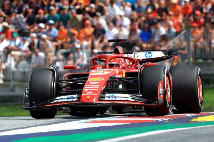 Charles Leclerc duro con la Ferrari