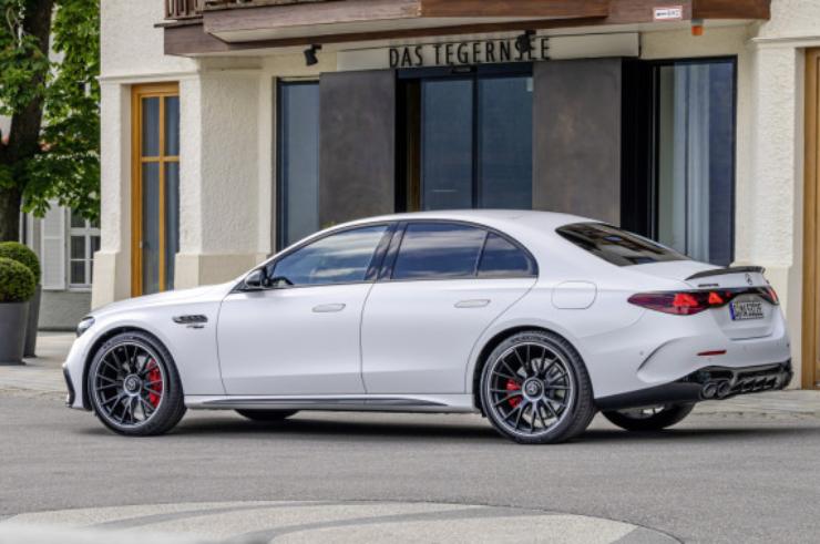 Mercedes AMG Classe E 53 Hybrid 4matic+