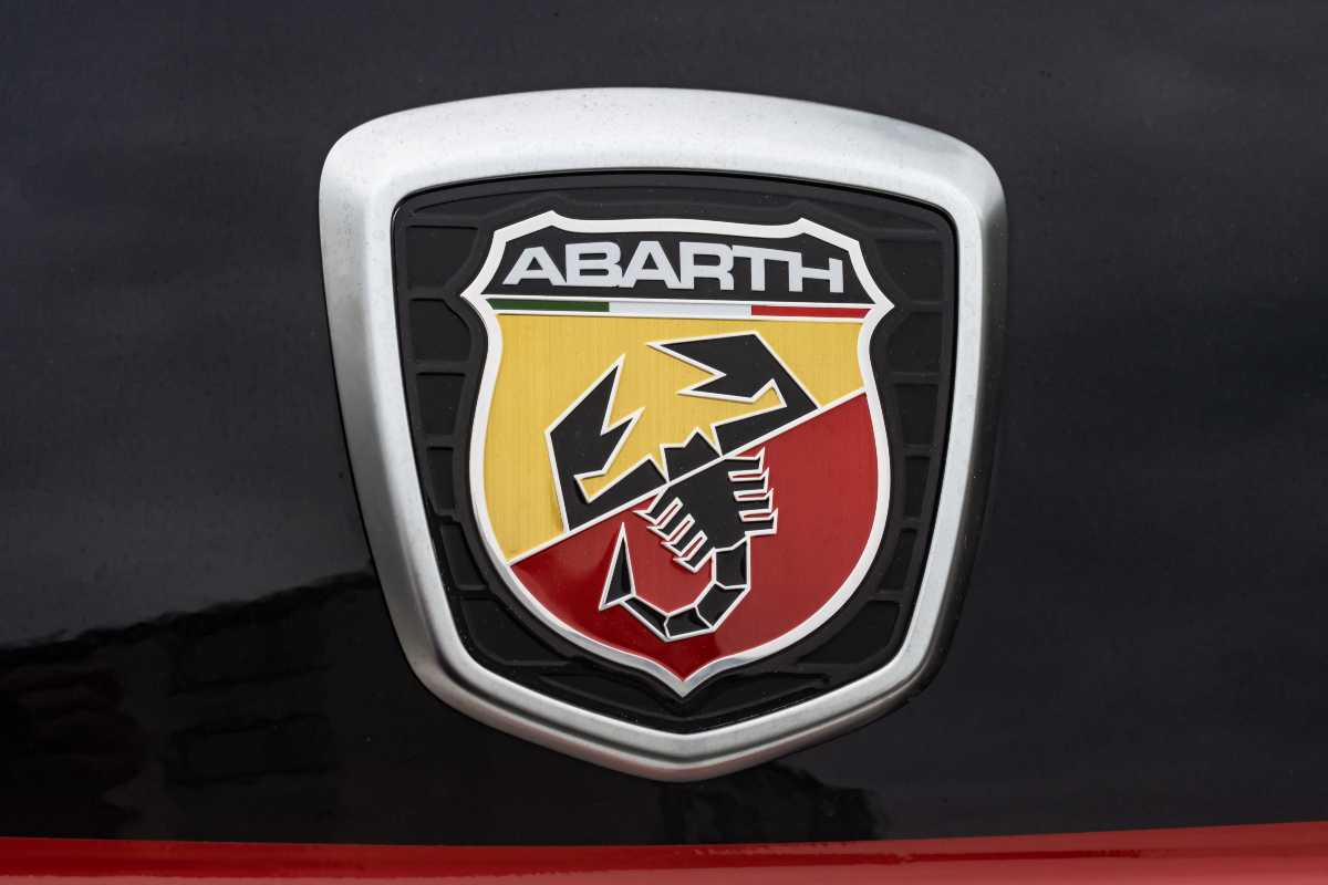 Chi produce i motori della Abarth? Ecco chi c’è dietro al brand dello Scorpione