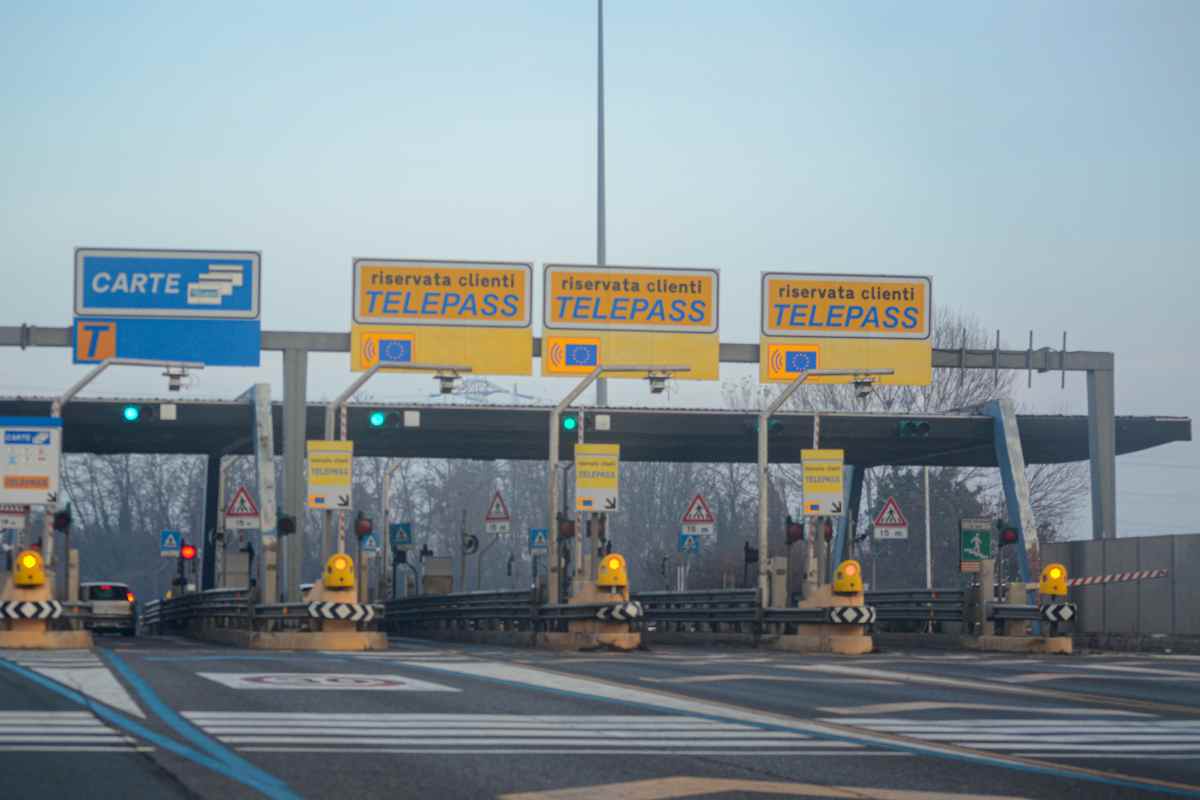 Italiani su tutte le furie: la nota superstrada da gratis diventa a pagamento