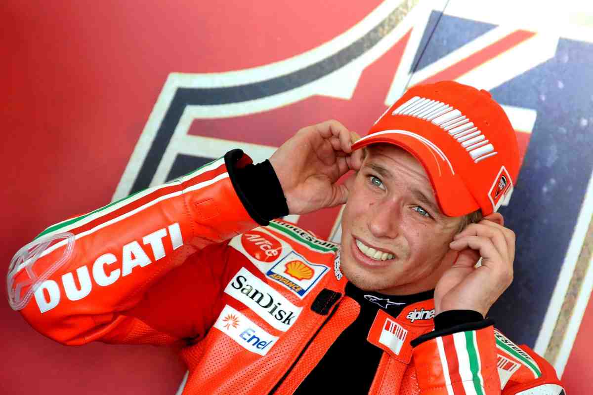 Casey Stoner torna a parlare di MotoGP ed entra a gamba tesa: parole al veleno