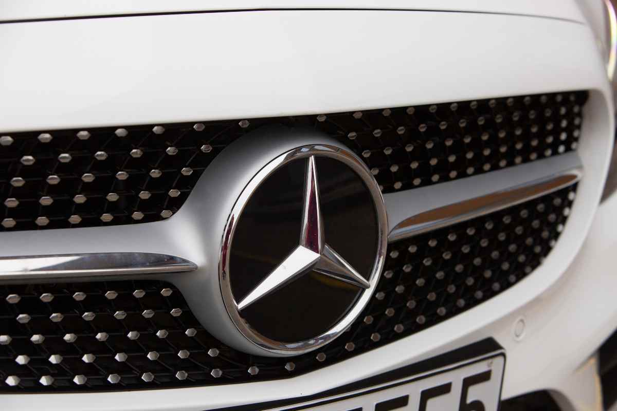 La Mercedes più iconica cambia volto: appassionati divisi di fronte alla novità