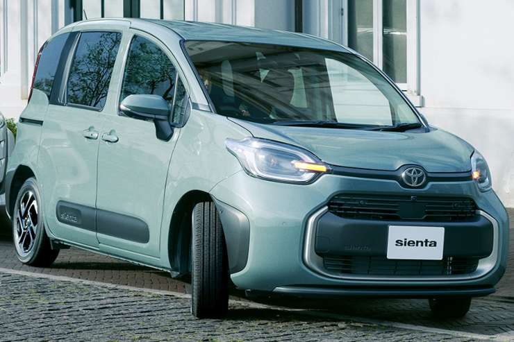 Toyota Sienta tutti i dettagli