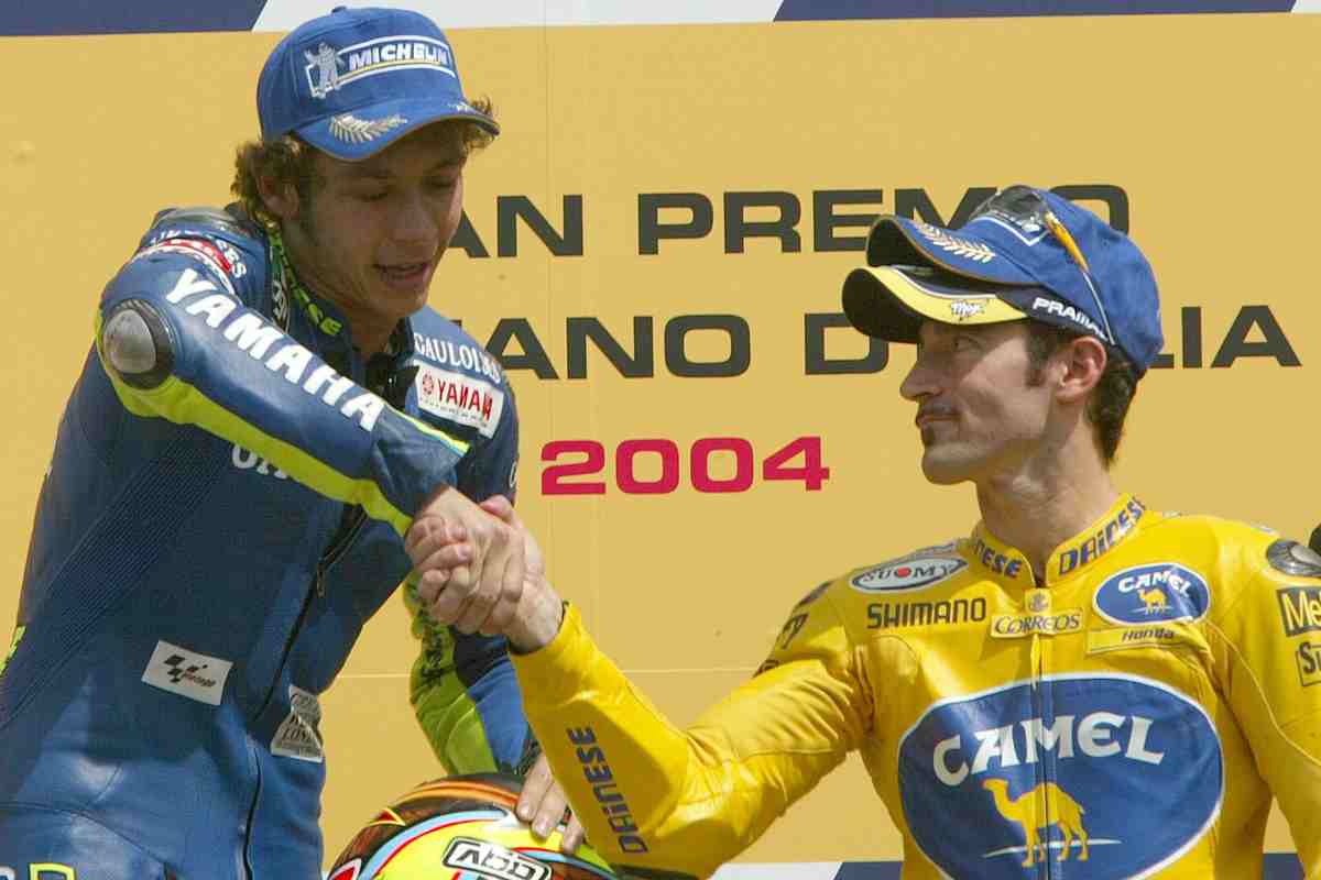 Valentino Rossi dopo anni ammette tutto su Max Biaggi: ecco cosa è successo