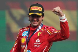 La Ferrari torna a ruggire con Sainz